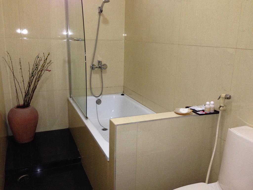 Classique Inn Янгон Экстерьер фото