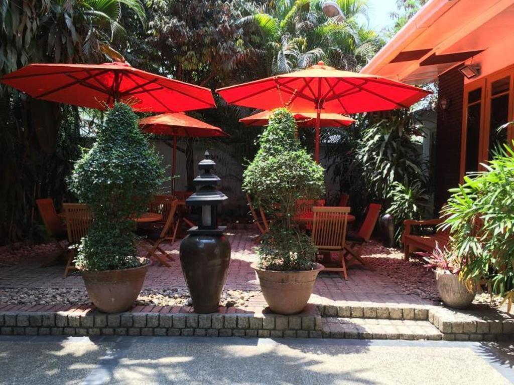 Classique Inn Янгон Экстерьер фото