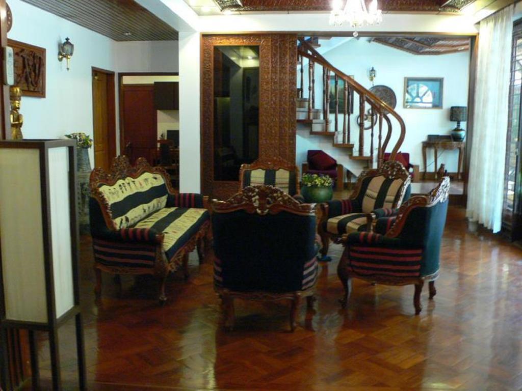 Classique Inn Янгон Экстерьер фото