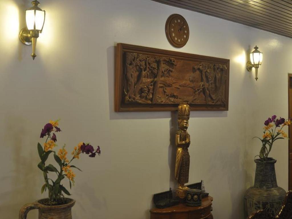 Classique Inn Янгон Экстерьер фото