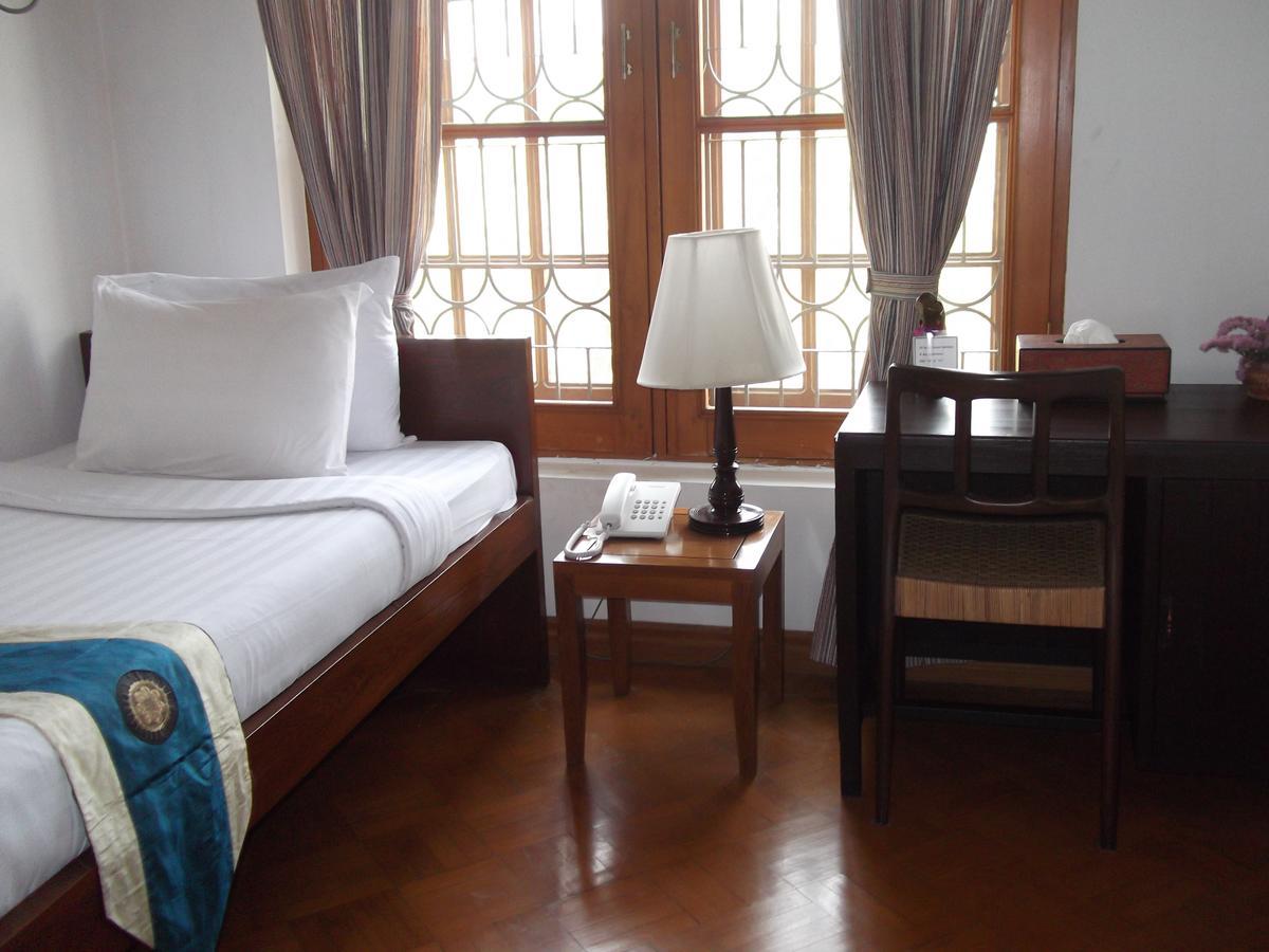 Classique Inn Янгон Экстерьер фото